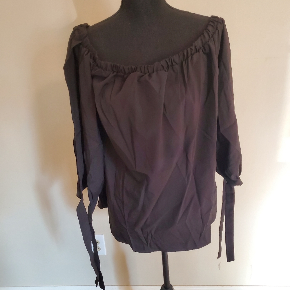 NWT Women's Style Dome blouse